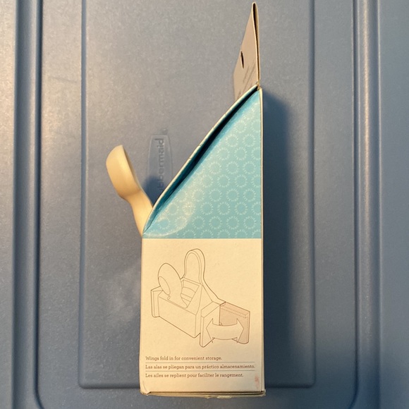 Martha Stewart Crafts GEOMETRIC MEDALLION Border Deep Edge Paper Punch NEW - Picture 5 of 5